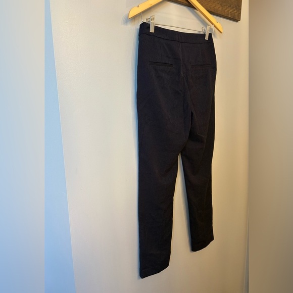H&M White and Navy Mid-rise Trousers with Tailored Silhouette size 2 - Picture 8 of 8